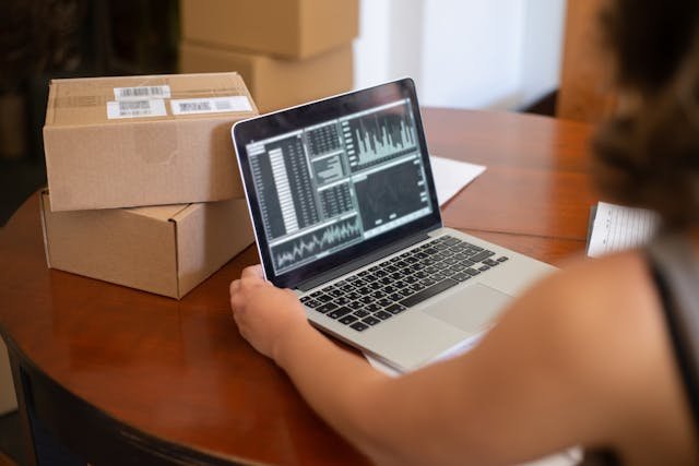 How to Find Profitable Products to Sell Online Using Google Trends